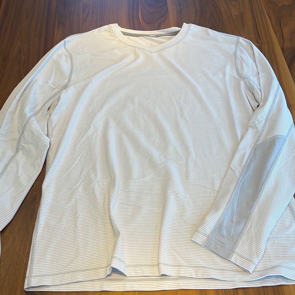 Lululemon Mens l/s tech shirt white w/ gray stripe sz xl